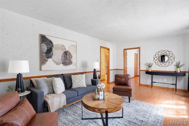 3246 Airway Avenue, Breckenridge Hills, MO 63114