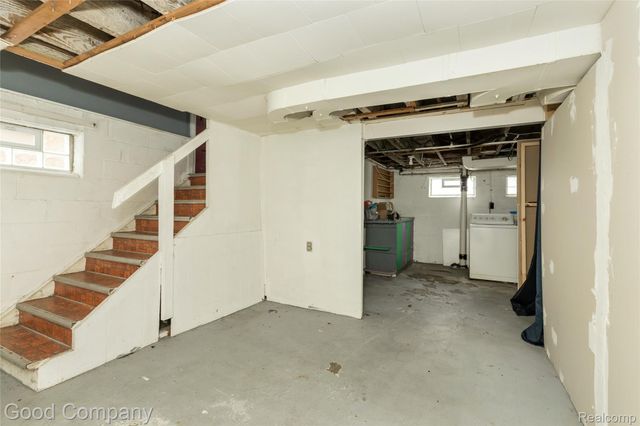 15223 Thomas Avenue, Allen Park, MI 48101