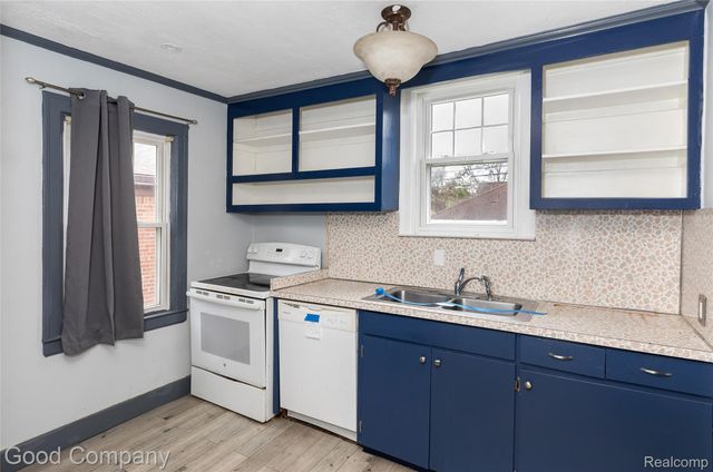 15223 Thomas Avenue, Allen Park, MI 48101