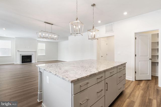 11572 CHAPMAN MILL DR, Glen Allen, VA 23060