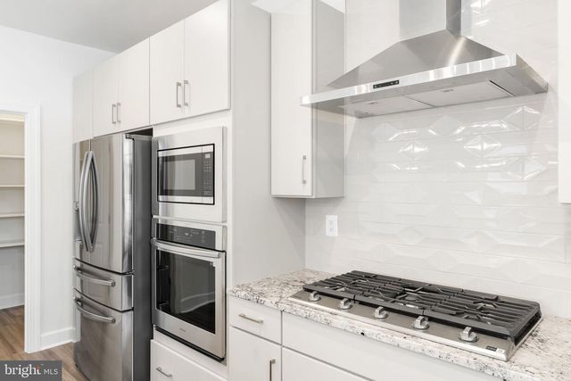 11572 CHAPMAN MILL DR, Glen Allen, VA 23060