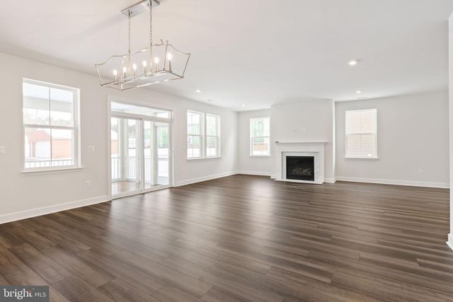 11572 CHAPMAN MILL DR, Glen Allen, VA 23060