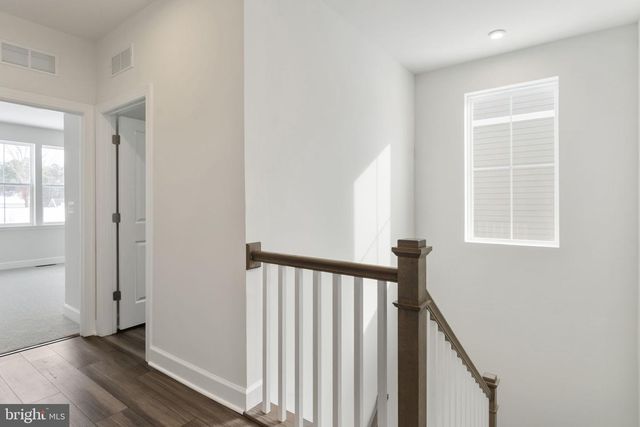 11572 CHAPMAN MILL DR, Glen Allen, VA 23060