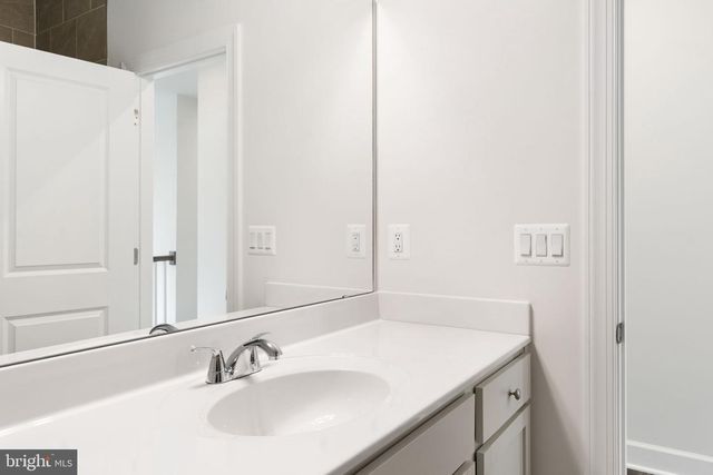 11572 CHAPMAN MILL DR, Glen Allen, VA 23060