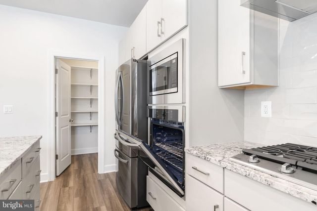 11572 CHAPMAN MILL DR, Glen Allen, VA 23060