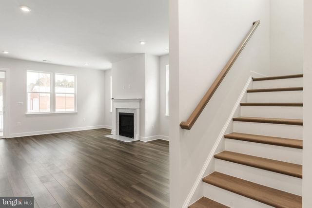 11572 CHAPMAN MILL DR, Glen Allen, VA 23060