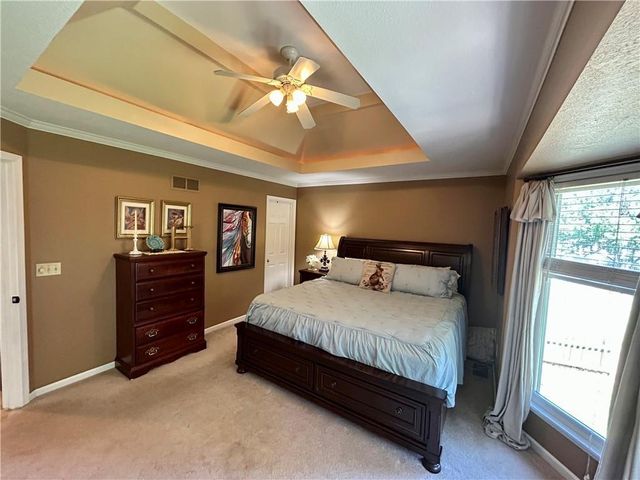 7608 NW 76th Place, Kansas City, MO 64152