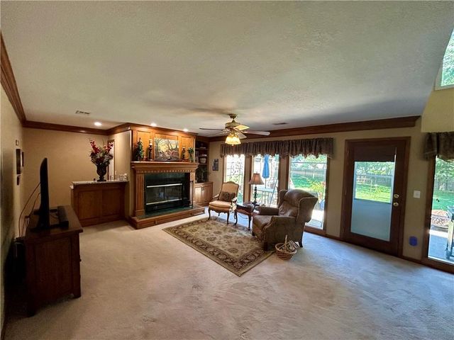 7608 NW 76th Place, Kansas City, MO 64152