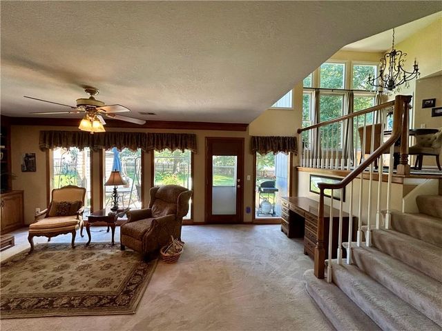 7608 NW 76th Place, Kansas City, MO 64152