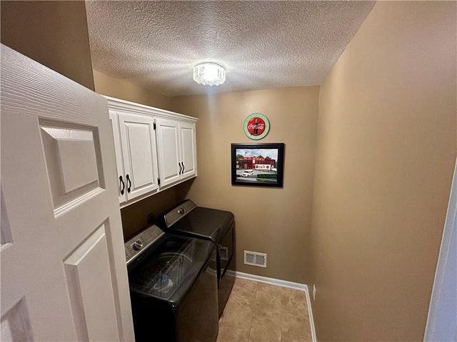 7608 NW 76th Place, Kansas City, MO 64152