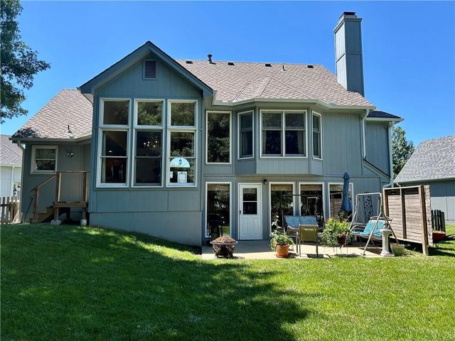 7608 NW 76th Place, Kansas City, MO 64152