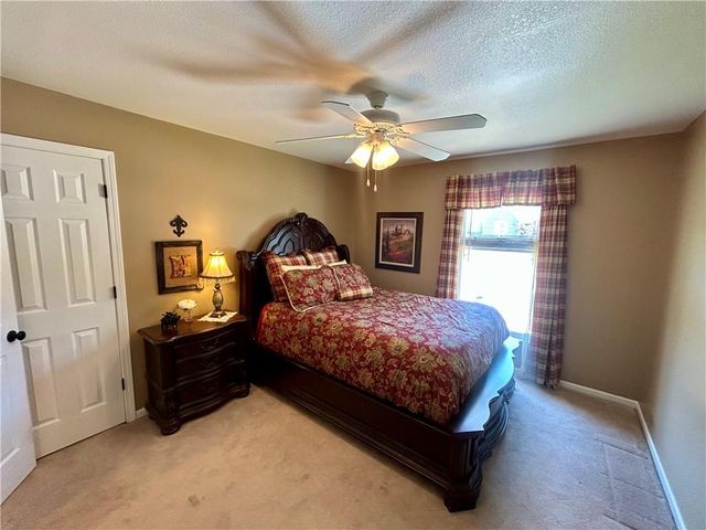 7608 NW 76th Place, Kansas City, MO 64152