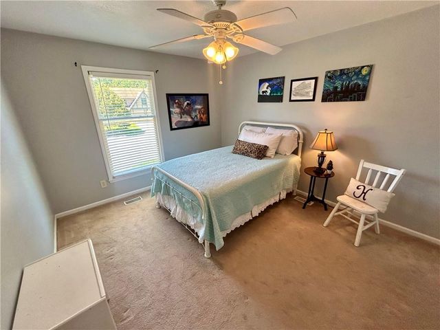 7608 NW 76th Place, Kansas City, MO 64152