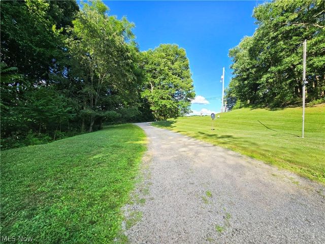 17015 Mcintosh Road, Wellsville, OH 43968