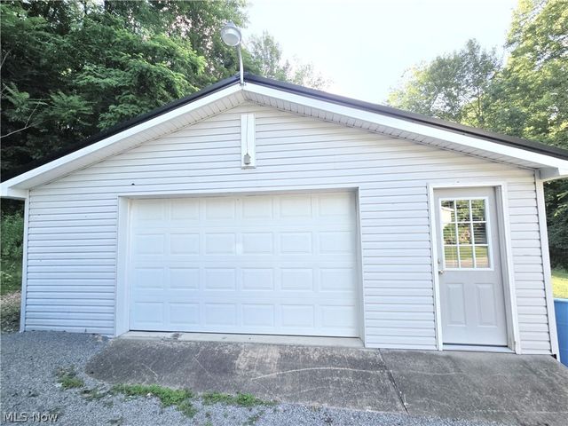 17015 Mcintosh Road, Wellsville, OH 43968