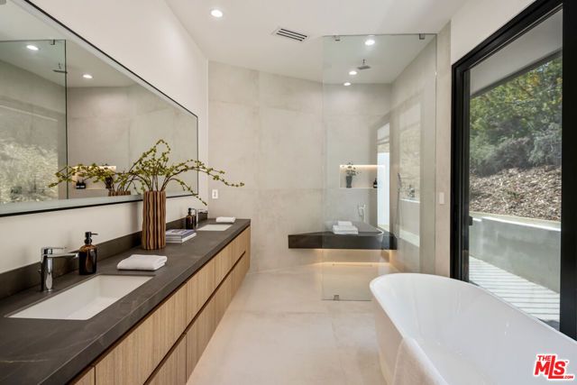 3535 Vista Haven Road, Sherman Oaks, CA 91403