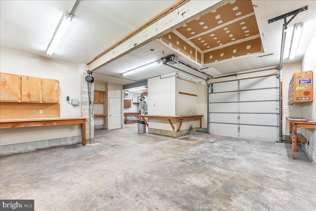 230 TREE TOP LN, Hockessin, DE 19707