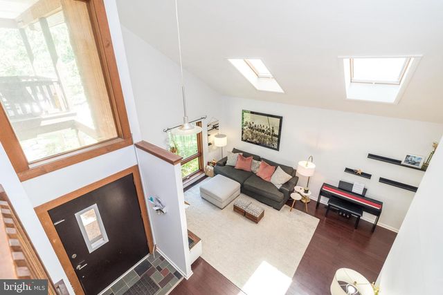 329 BIDDLE DR, Exton, PA 19341