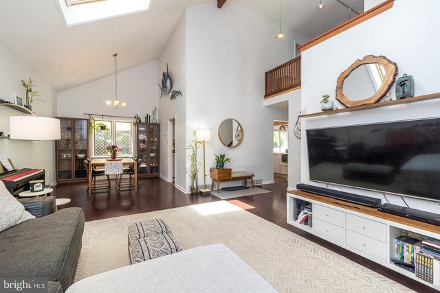 329 BIDDLE DR, Exton, PA 19341