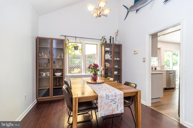 329 BIDDLE DR, Exton, PA 19341