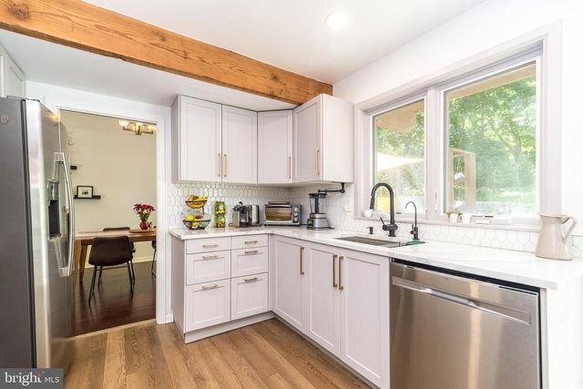 329 BIDDLE DR, Exton, PA 19341