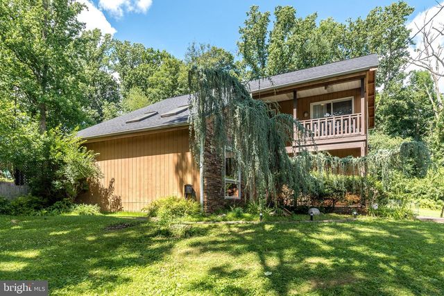 329 BIDDLE DR, Exton, PA 19341