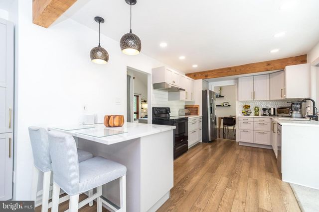 329 BIDDLE DR, Exton, PA 19341