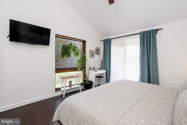 329 BIDDLE DR, Exton, PA 19341