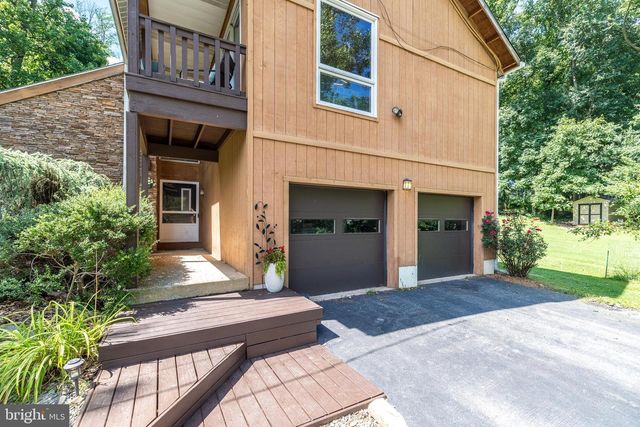 329 BIDDLE DR, Exton, PA 19341