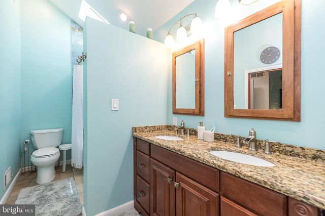 329 BIDDLE DR, Exton, PA 19341