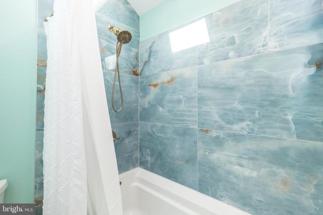 329 BIDDLE DR, Exton, PA 19341