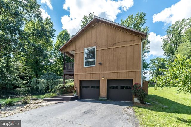 329 BIDDLE DR, Exton, PA 19341