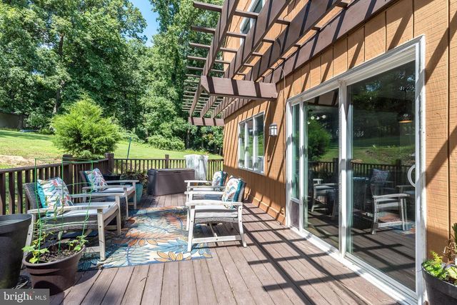 329 BIDDLE DR, Exton, PA 19341