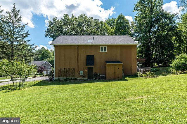 329 BIDDLE DR, Exton, PA 19341