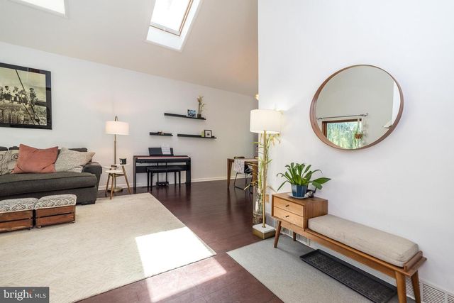 329 BIDDLE DR, Exton, PA 19341