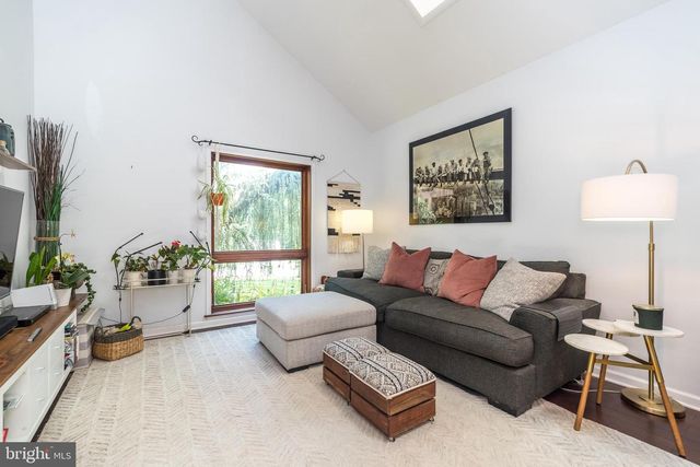 329 BIDDLE DR, Exton, PA 19341