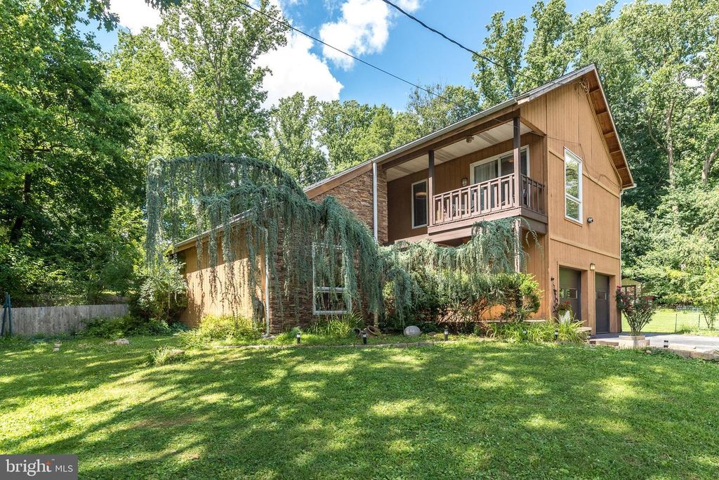 329 BIDDLE DR, Exton, PA 19341