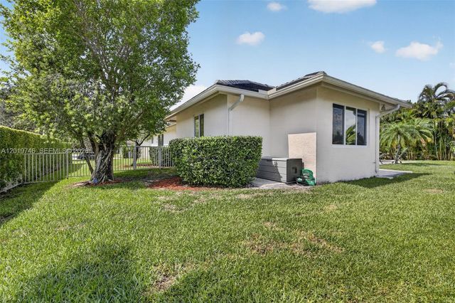 2922 Medinah, Weston, FL 33332