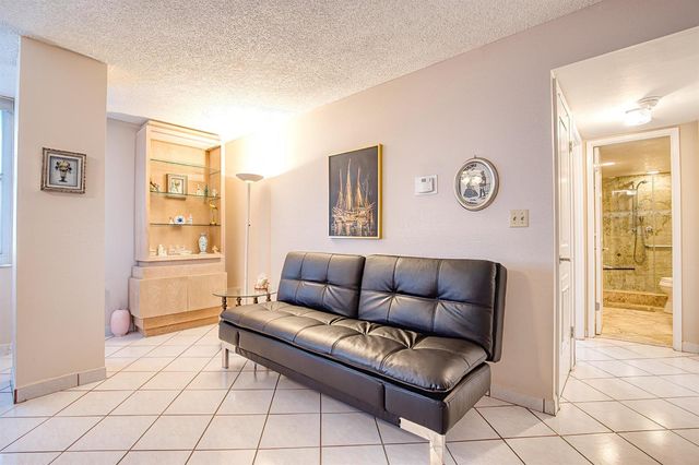 111 BRINY Avenue 16-08, Pompano Beach, FL 33062