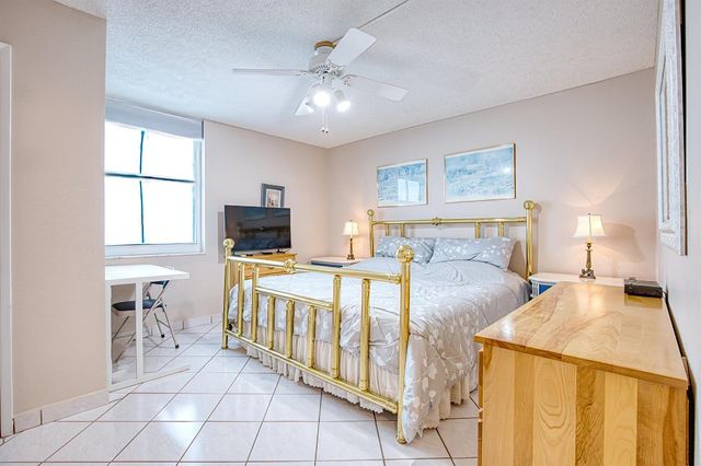 111 BRINY Avenue 16-08, Pompano Beach, FL 33062