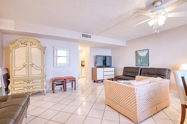 111 BRINY Avenue 16-08, Pompano Beach, FL 33062