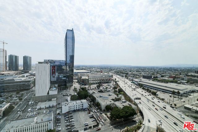 889 S Francisco Street 2401, Los Angeles, CA 90017