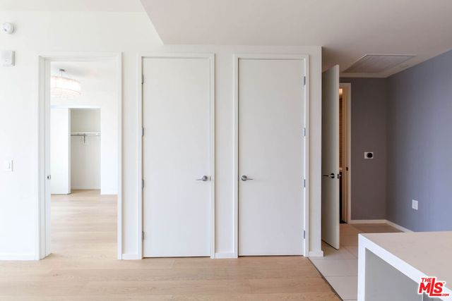 889 S Francisco Street 2401, Los Angeles, CA 90017