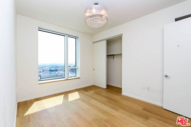 889 S Francisco Street 2401, Los Angeles, CA 90017