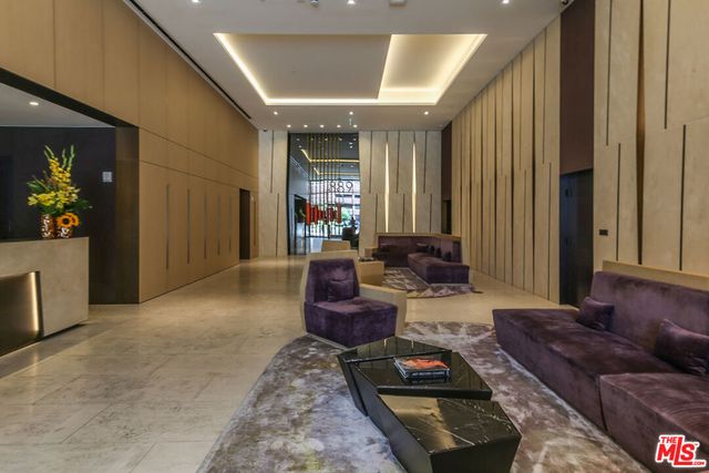 889 S Francisco Street 2401, Los Angeles, CA 90017