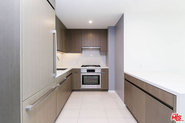 889 S Francisco Street 2401, Los Angeles, CA 90017