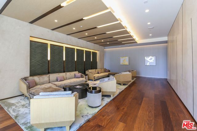 889 S Francisco Street 2401, Los Angeles, CA 90017