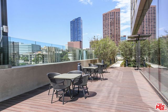 889 S Francisco Street 2401, Los Angeles, CA 90017