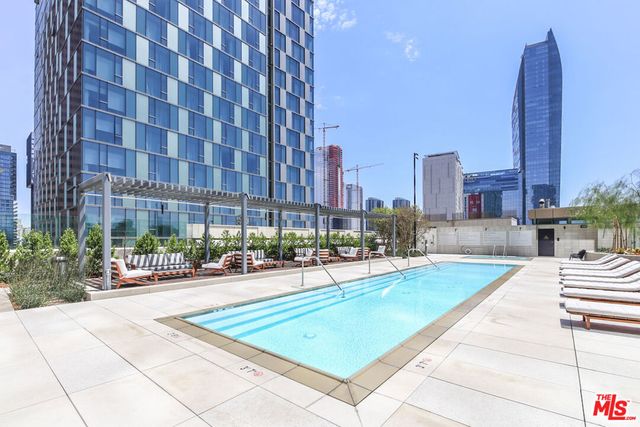 889 S Francisco Street 2401, Los Angeles, CA 90017