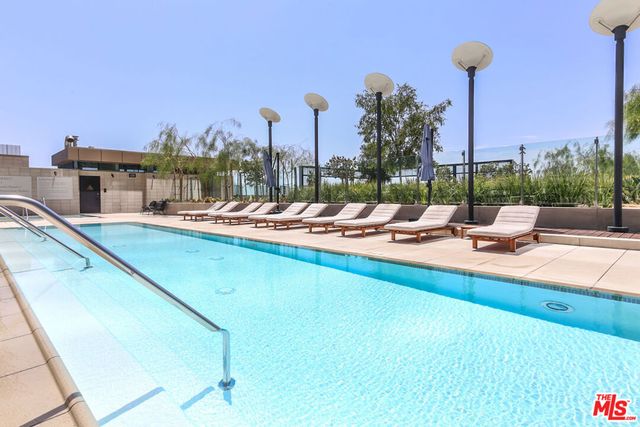 889 S Francisco Street 2401, Los Angeles, CA 90017